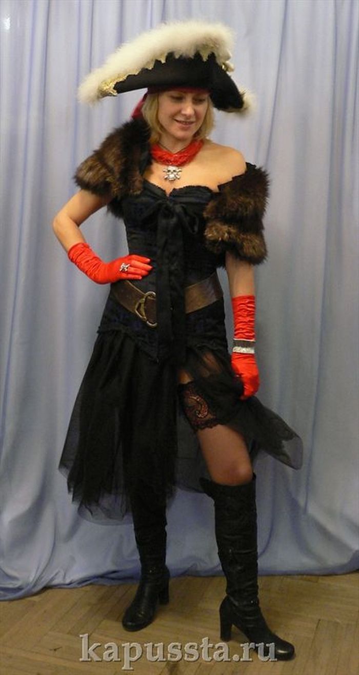 Пиратский женский костюм с перчатками